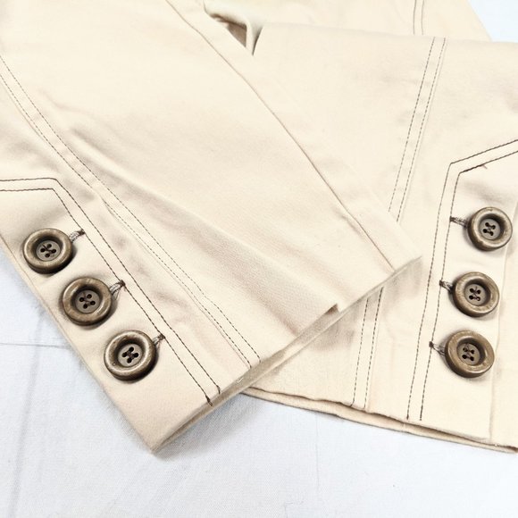 Cache Y2K Cream Oversize Button Adorned Capris - Picture 6 of 11